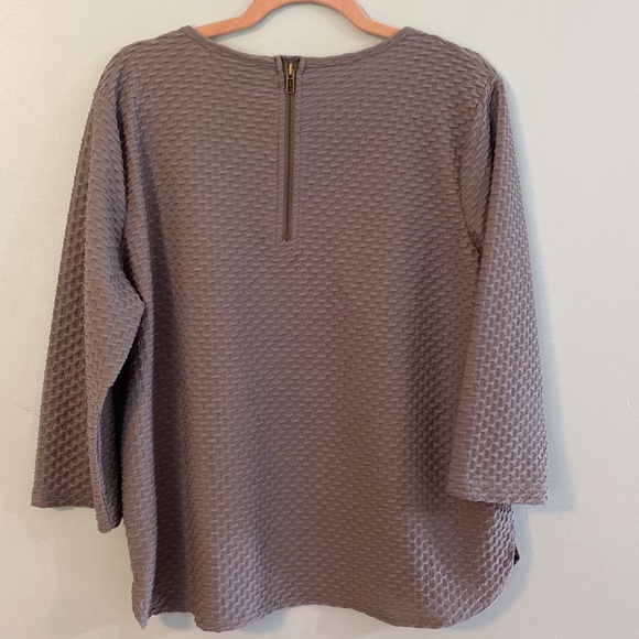 B.Young Grey Pullover Textured Top Zip in Back - Picture 4 of 6